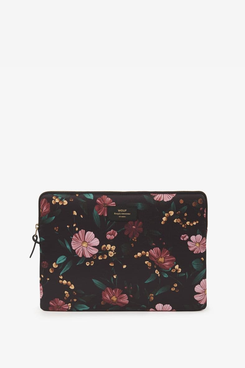 WOUF BLACK FLOWERS — vue 3