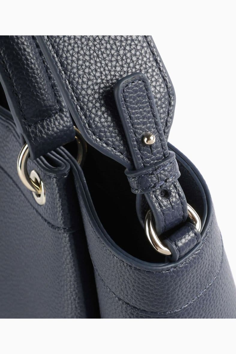 Armani Exchange Wave — vue 3