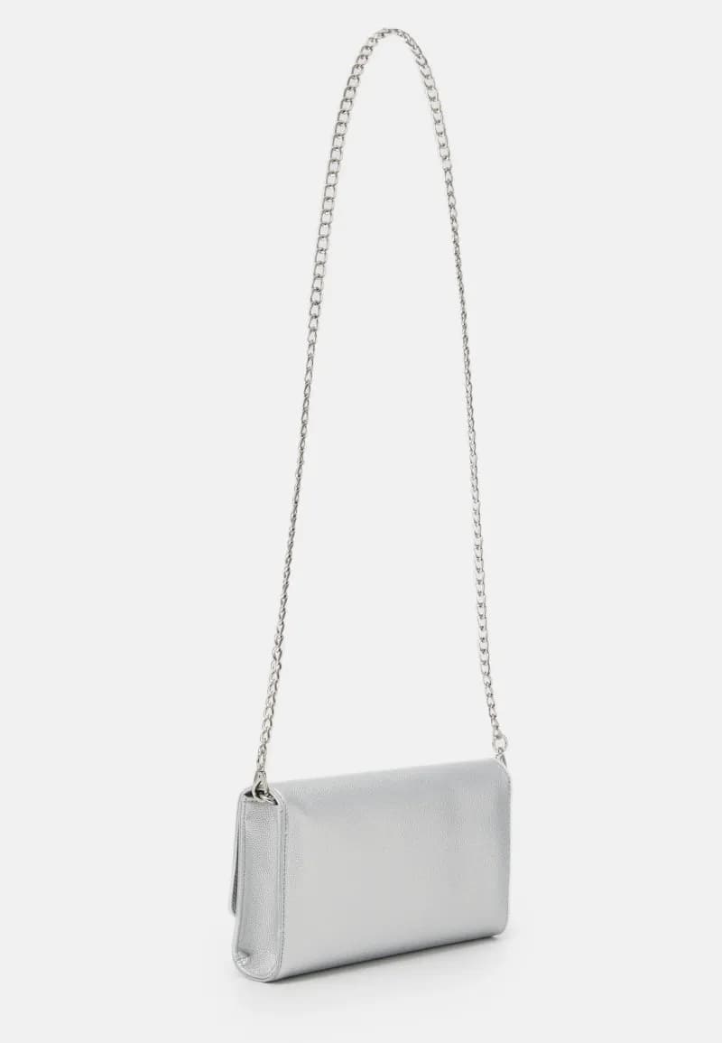 VALENTINO DIVINA — vue 3