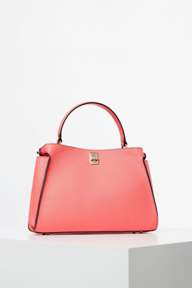 Guess Uptown Chic — vue 3
