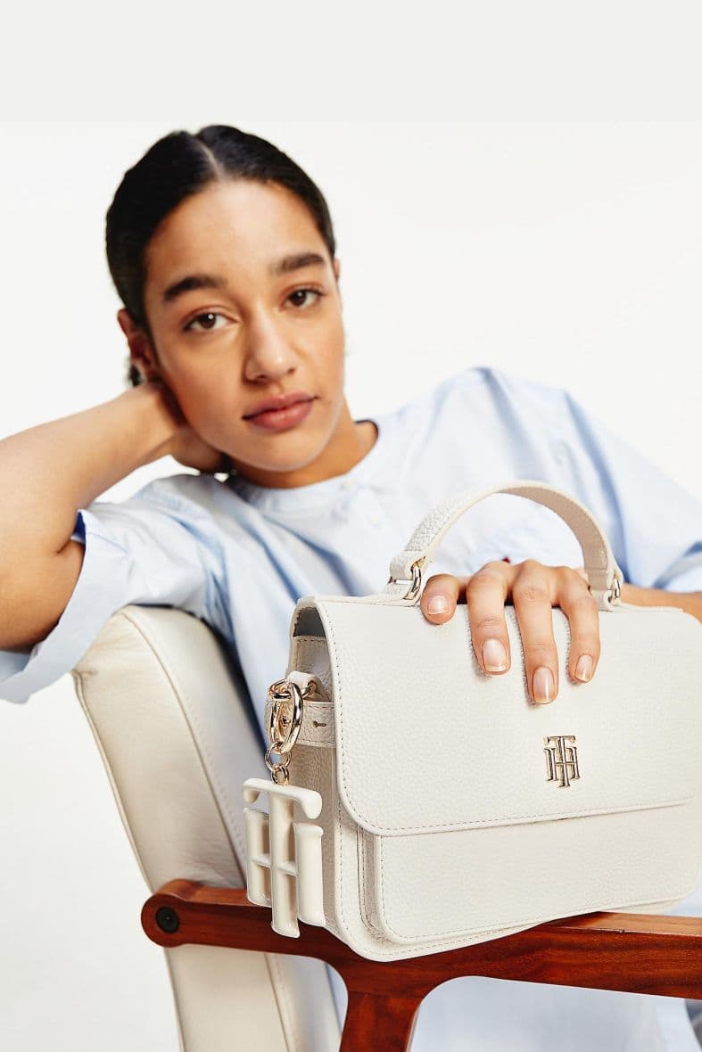 TOMMY HILFIGER SOFT CROSSOVER — vue 3