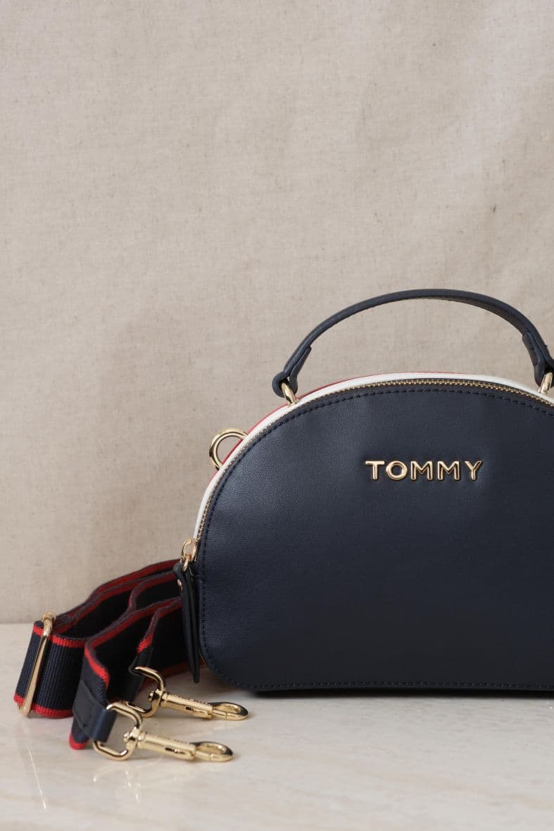 Tommy Hilfiger — vue 4