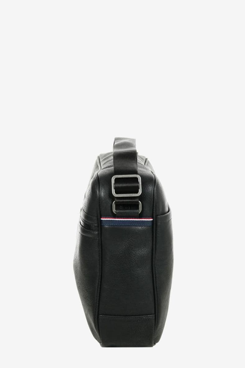 TOMMY HILFIGER ESSENTIAL MESSENGER — vue 3
