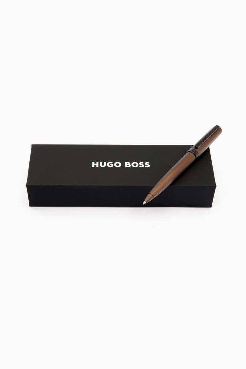 Hugo Boss Gear Brushed Khaki — vue 3