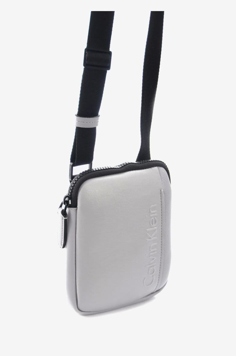 Calvin Klein Elevated Logo — vue 2