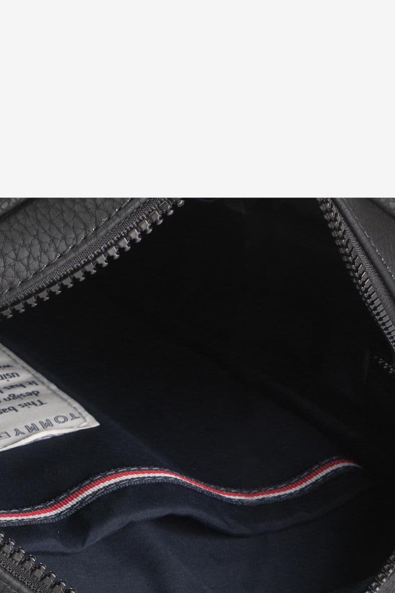 TOMMY HILFIGER ESSENTIAL REPORTER — vue 3