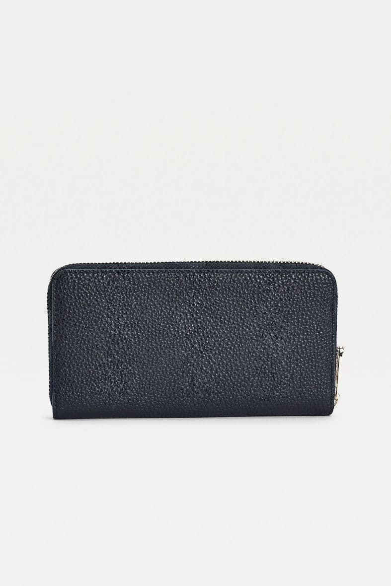 Tommy Hilfiger Element — vue 3