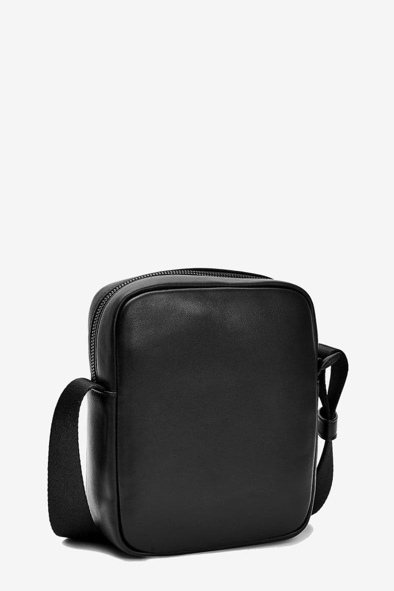 TOMMY HILFIGER METRO — vue 3