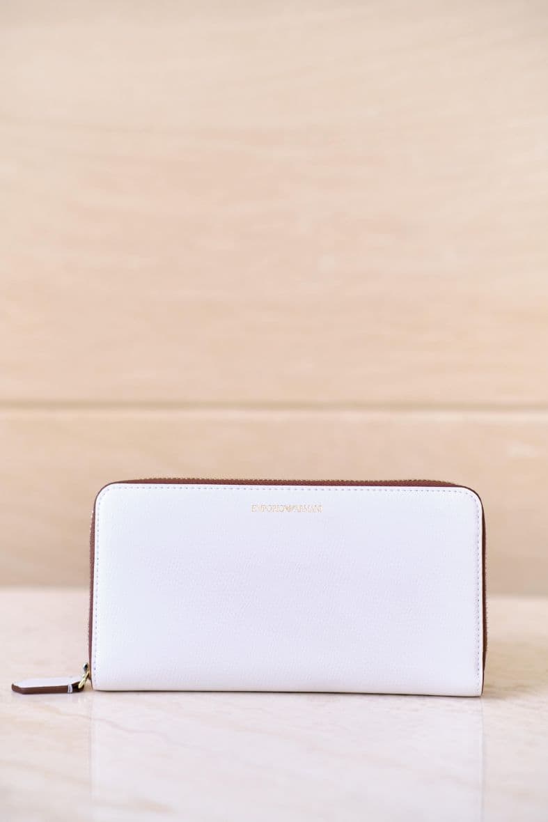 EMPORIO ARMANI — vue 3