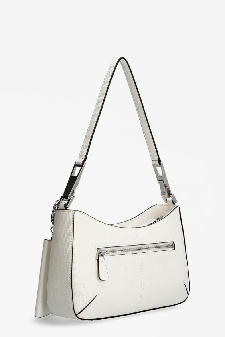 GUESS LAYLA — vue 3