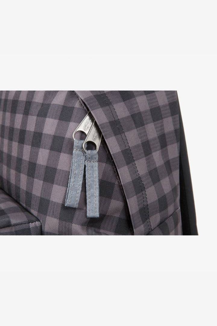 Eastpak Padded Pak'r — vue 3