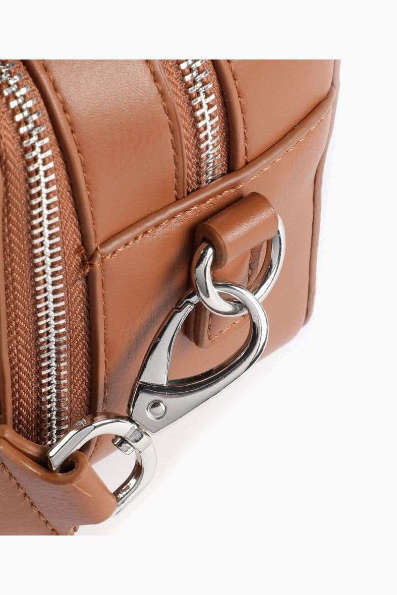 Valentino Bags Holiday RE — vue 3