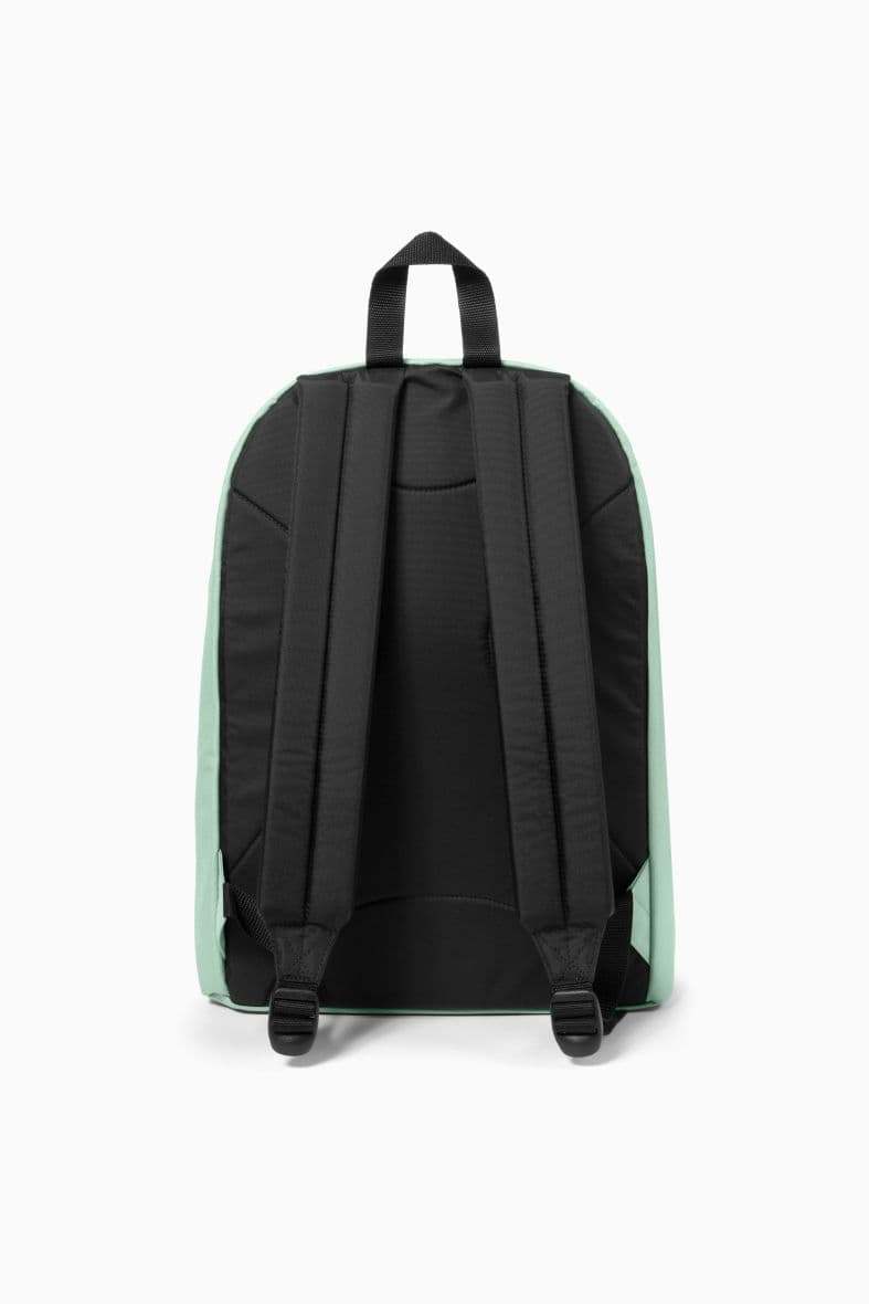 Eastpak Out Of Office — vue 3
