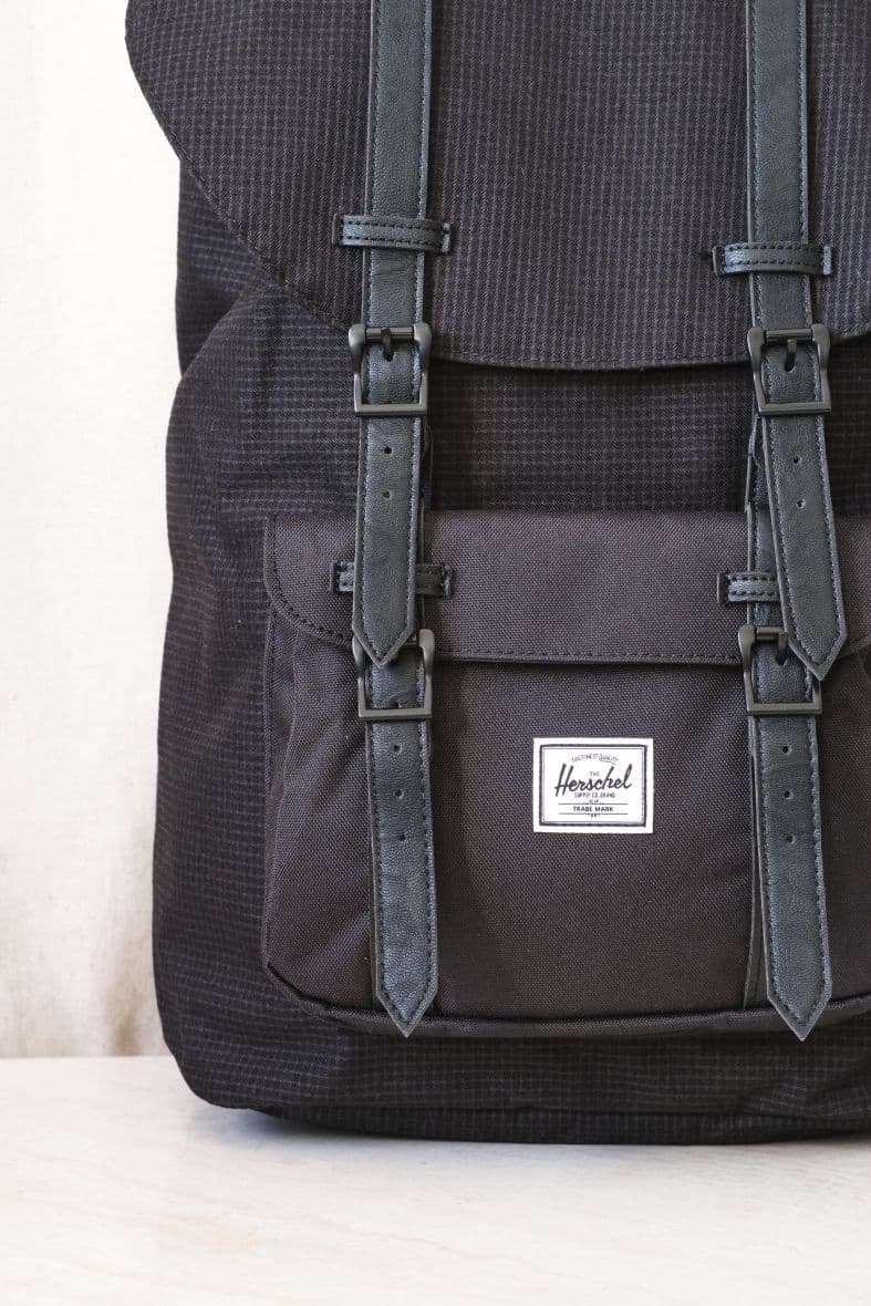 HERSCHEL LITTLE AMERICA — vue 3
