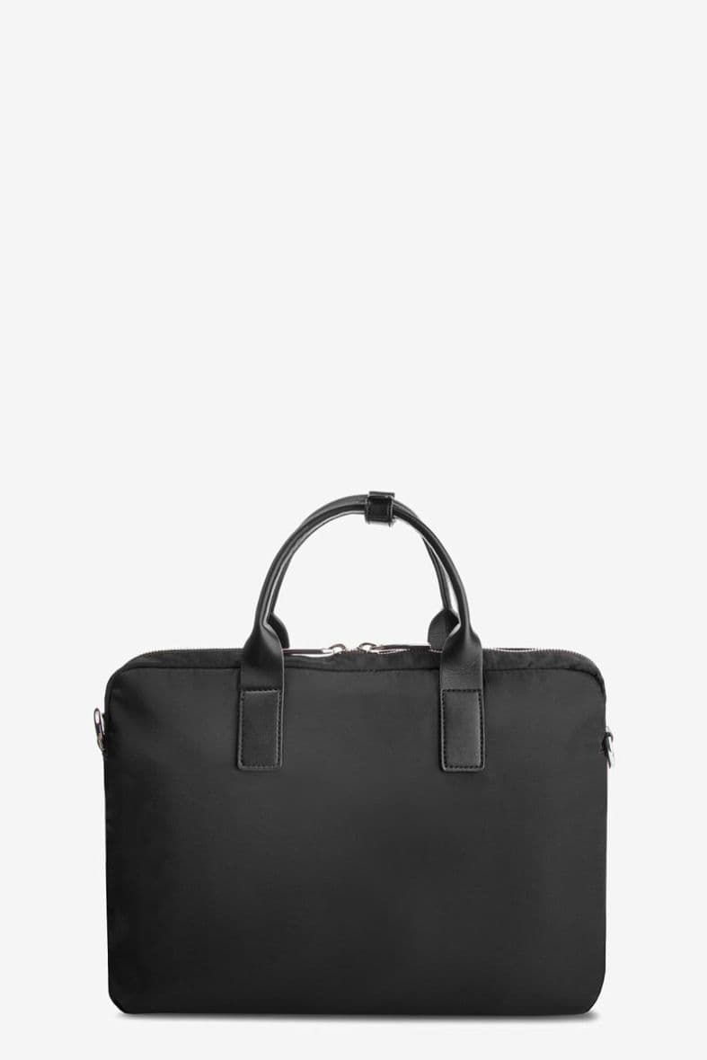CALVIN KLEIN BRACED — vue 5
