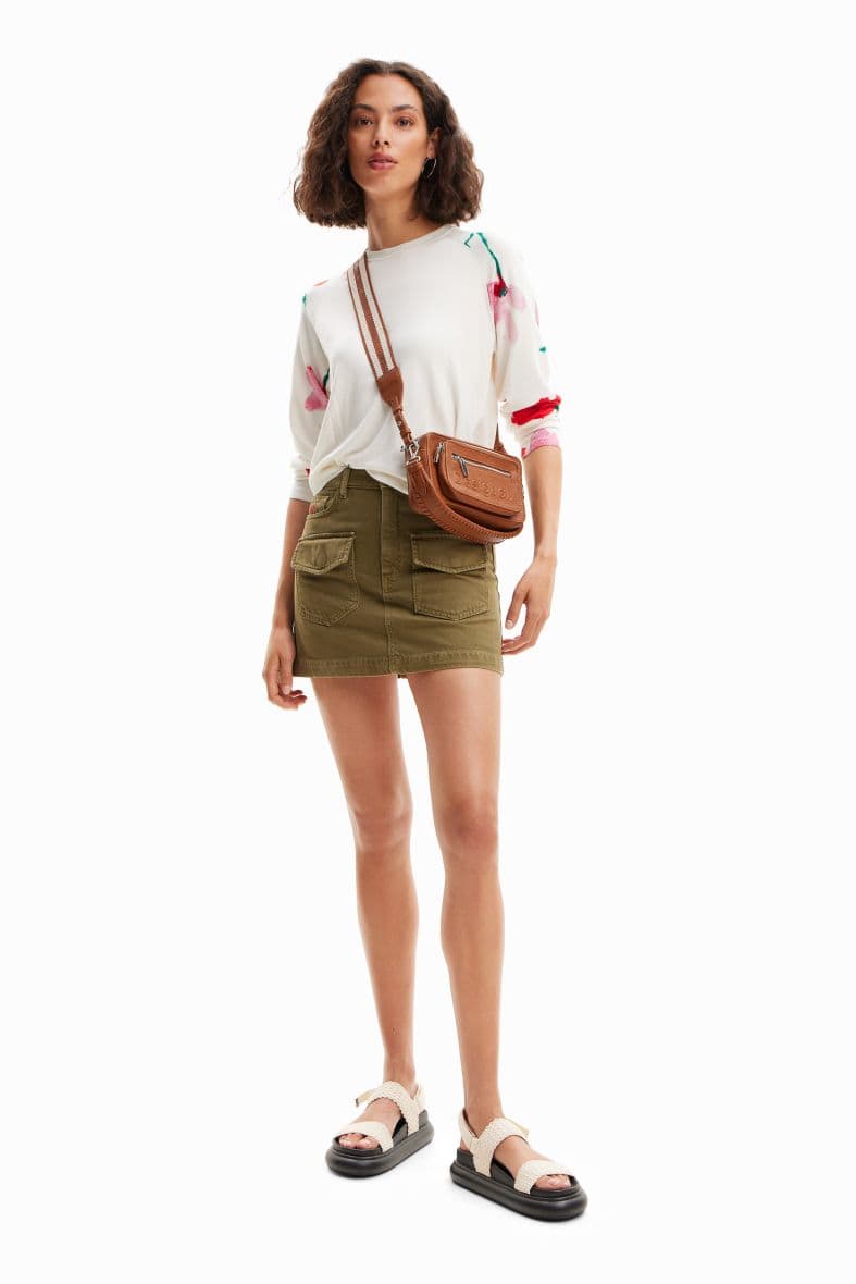 Desigual Half Logo — vue 2