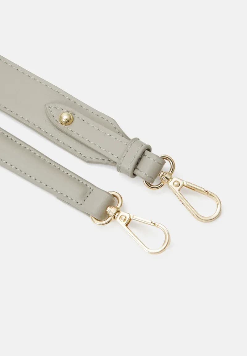 Valentino bags Lio re — vue 3