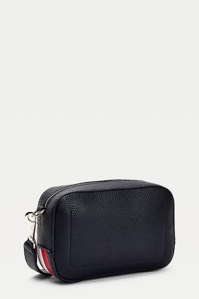 TOMMY HILFIGER THE ESSENCE CROSSOVERT — vue 3