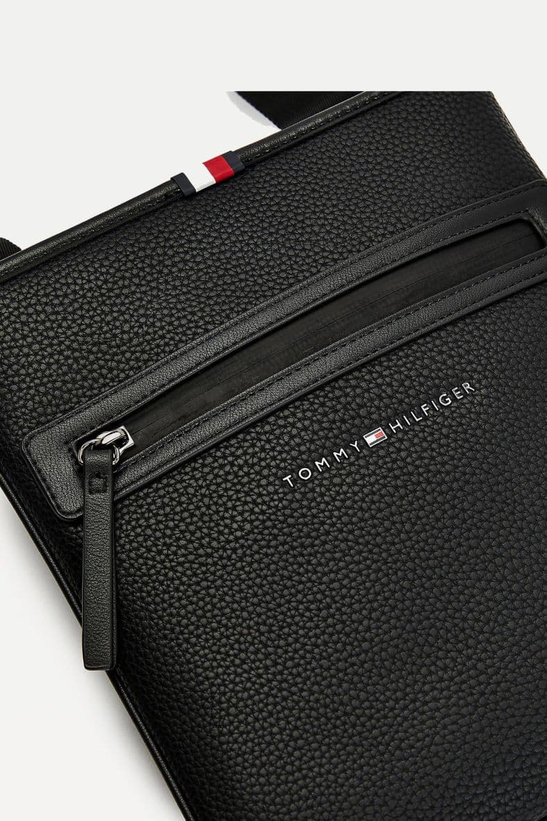 TOMMY HILFIGER ESSENTIAL — vue 4