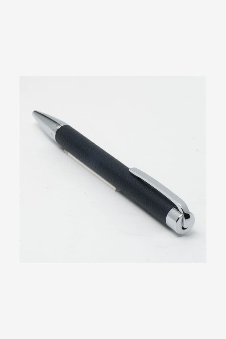 Hugo Boss Stylo Storyline — vue 3