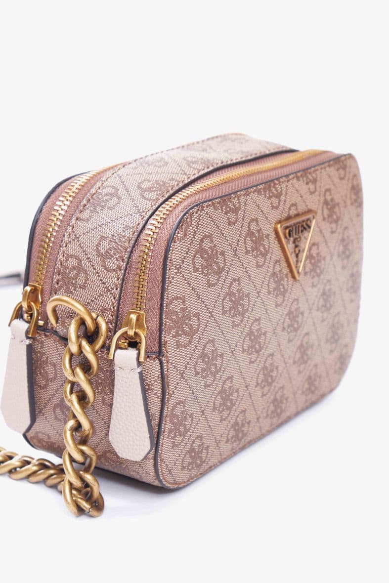 GUESS NOELLE NOUVELLE VERSION — vue 5