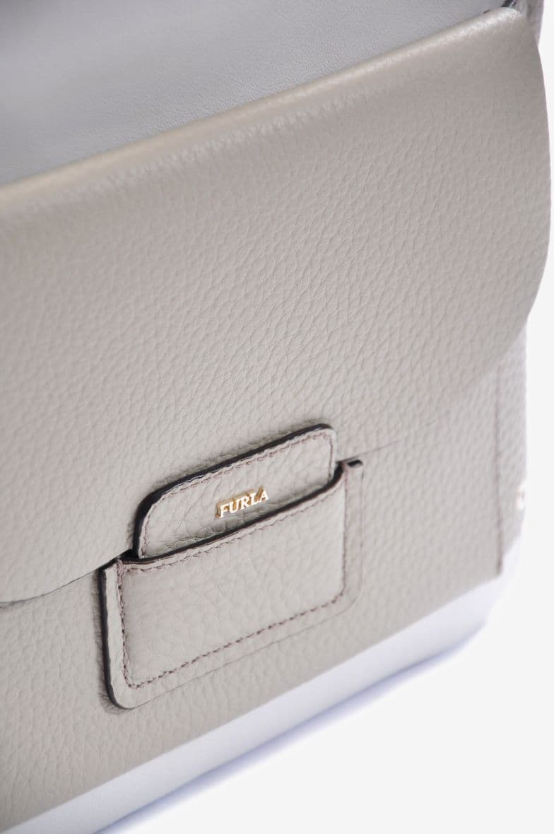 Furla Adele — vue 3