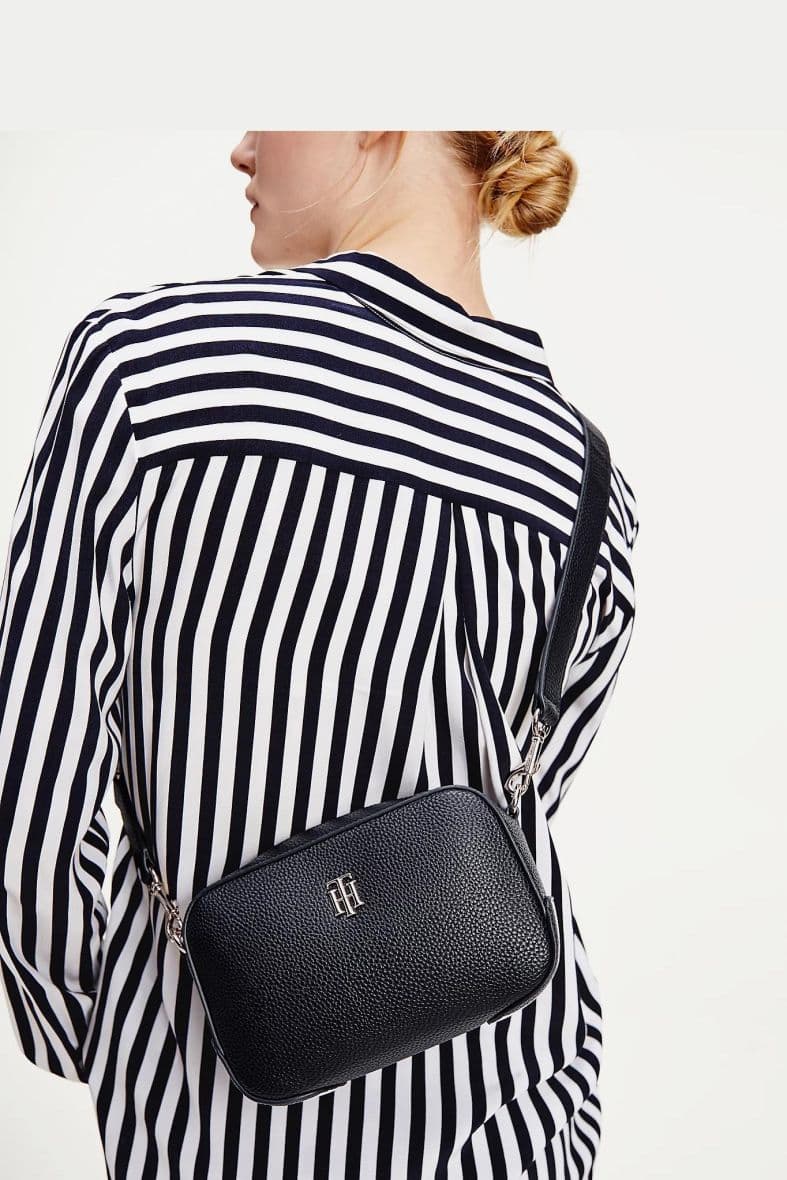 TOMMY HILFIGER THE ESSENCE CROSSOVERT — vue 1