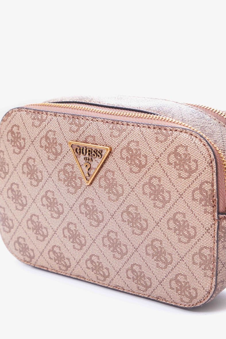 GUESS NOELLE NOUVELLE VERSION — vue 4