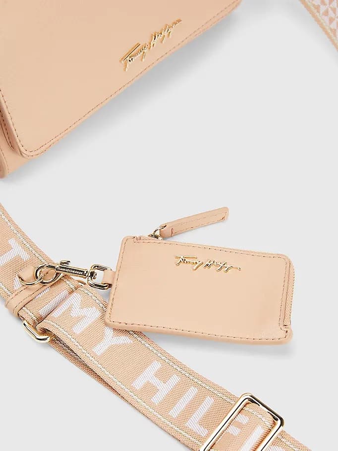 Tommy Hilfiger — vue 3