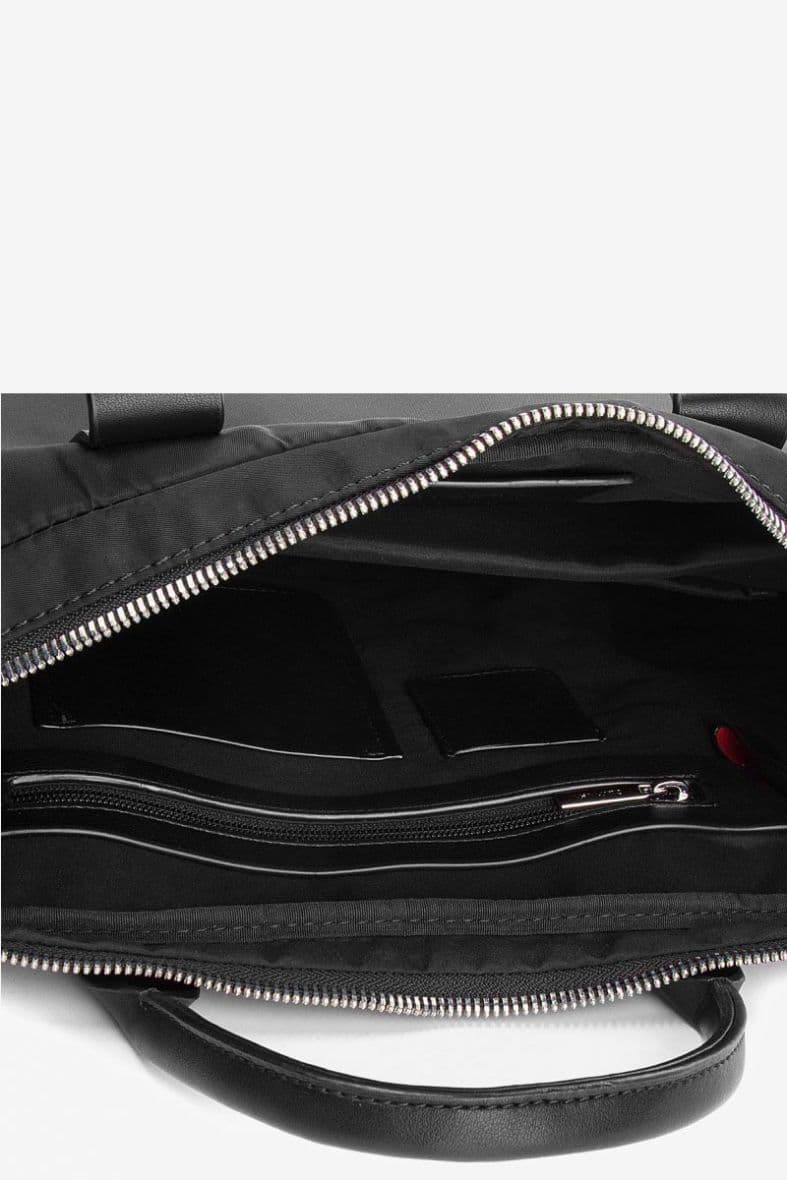 CALVIN KLEIN BRACED — vue 4