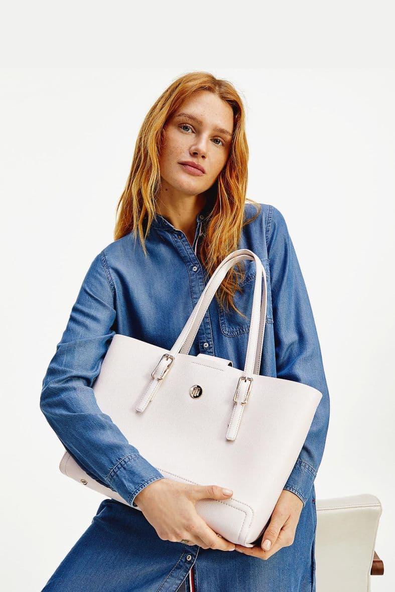 TOMMY HILFIGER HONEY — vue 3