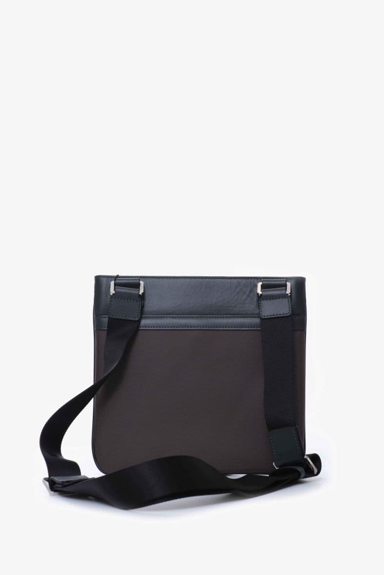 AZZARO — vue 3
