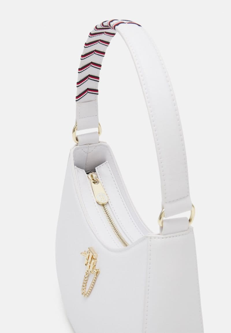 Tommy Hilfiger — vue 2