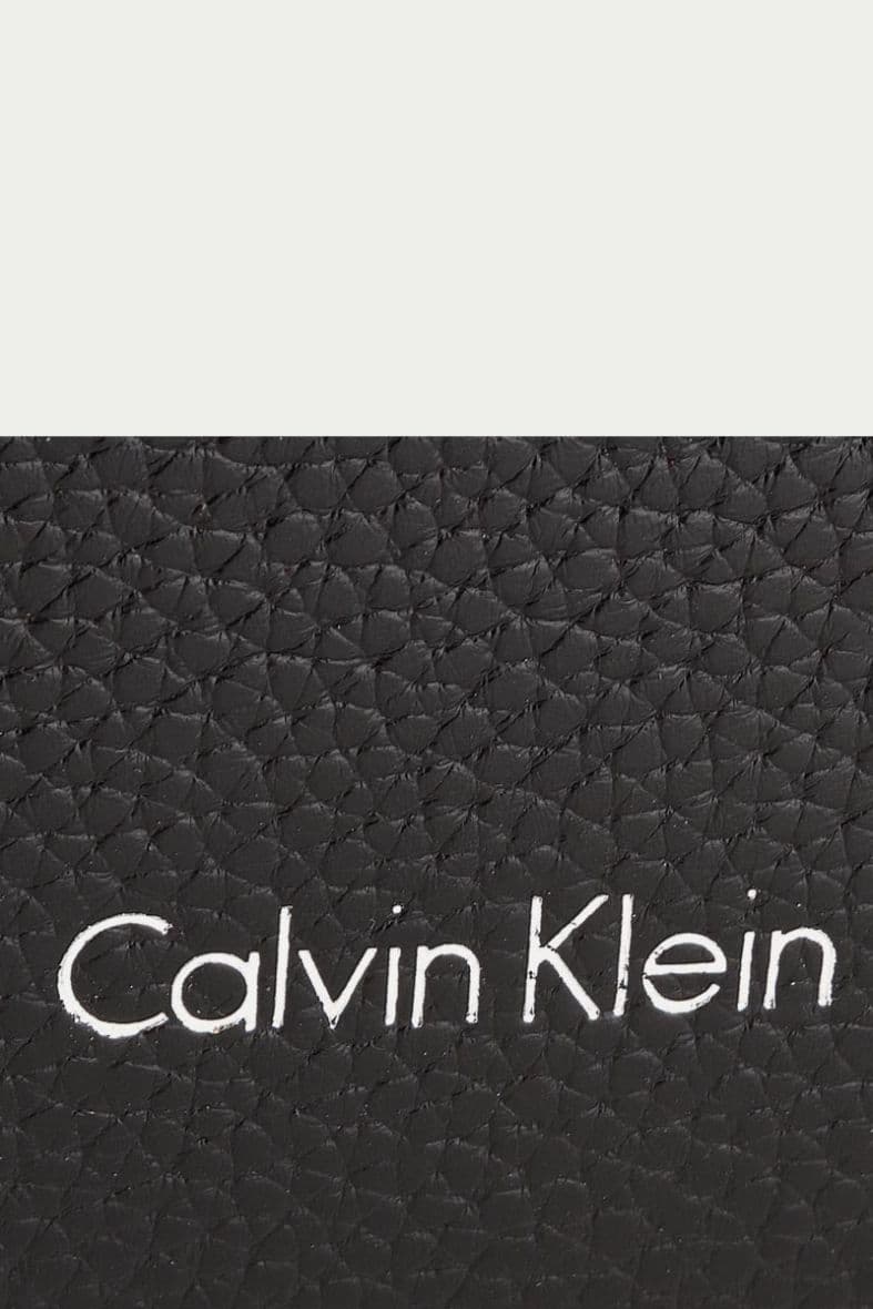 Calvin Klein — vue 2