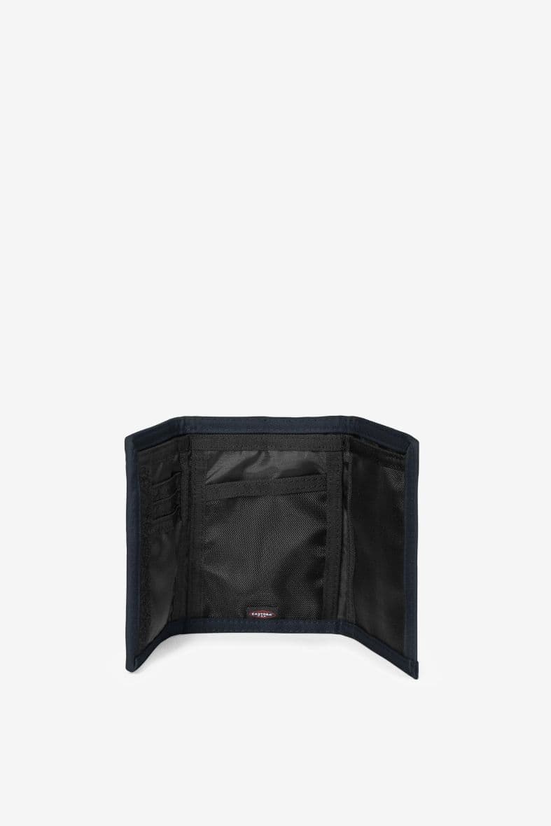 EASTPAK Crew — vue 3