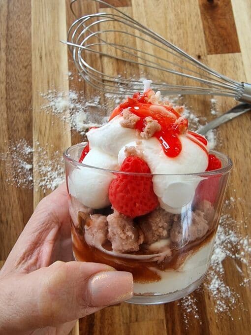 Peau d'âne Bougie crumble et delice de fraises — vue 1