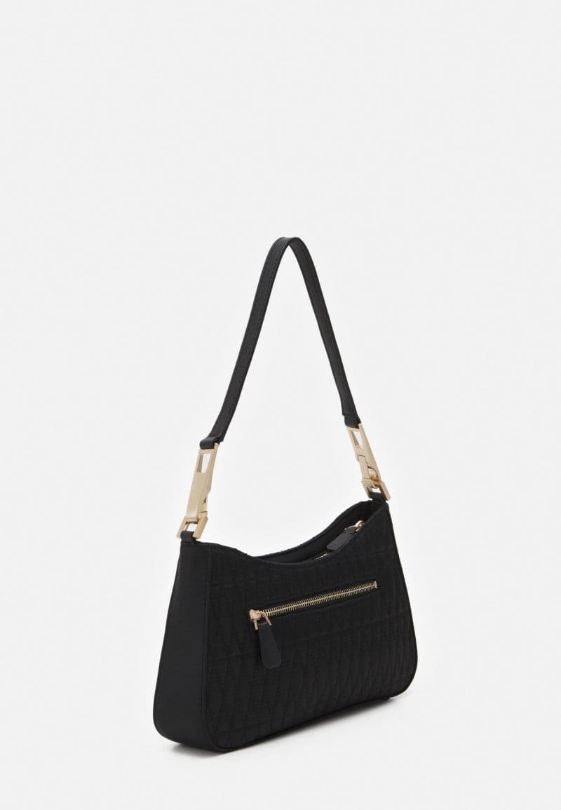 Guess Layla — vue 3