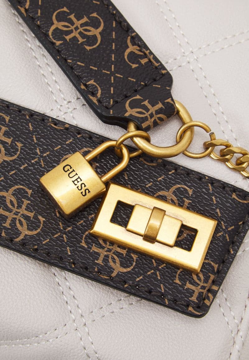 Guess Katey — vue 4