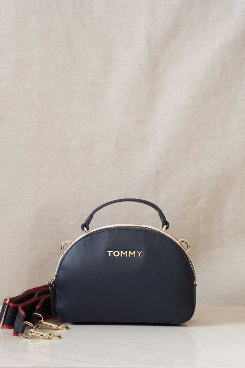 Tommy Hilfiger — vue 1