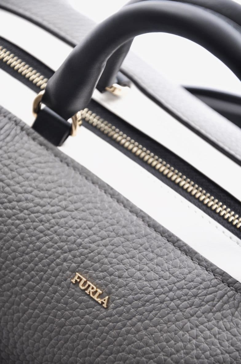 Furla Blogger — vue 3