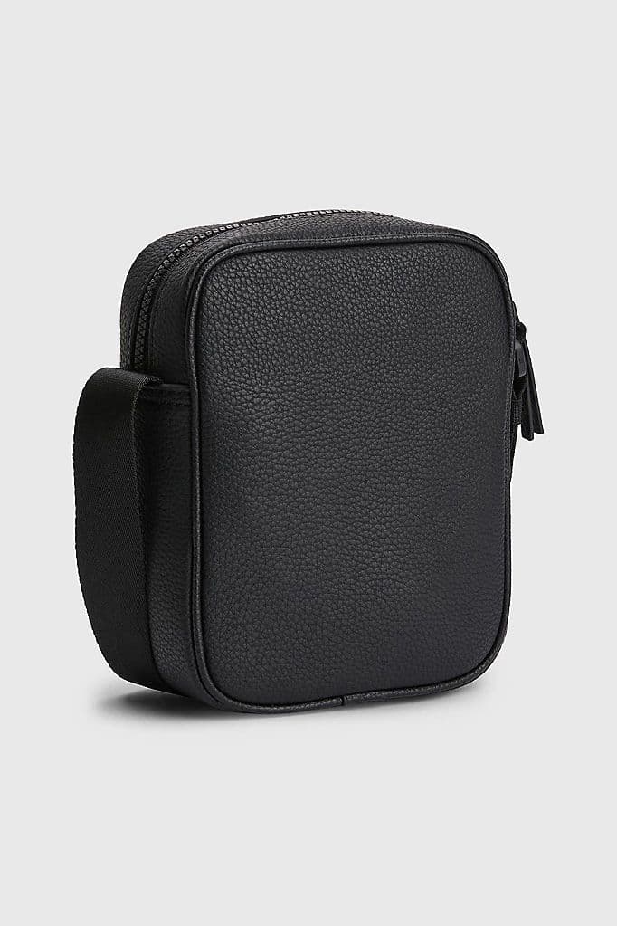 Tommy Hilfiger — vue 3