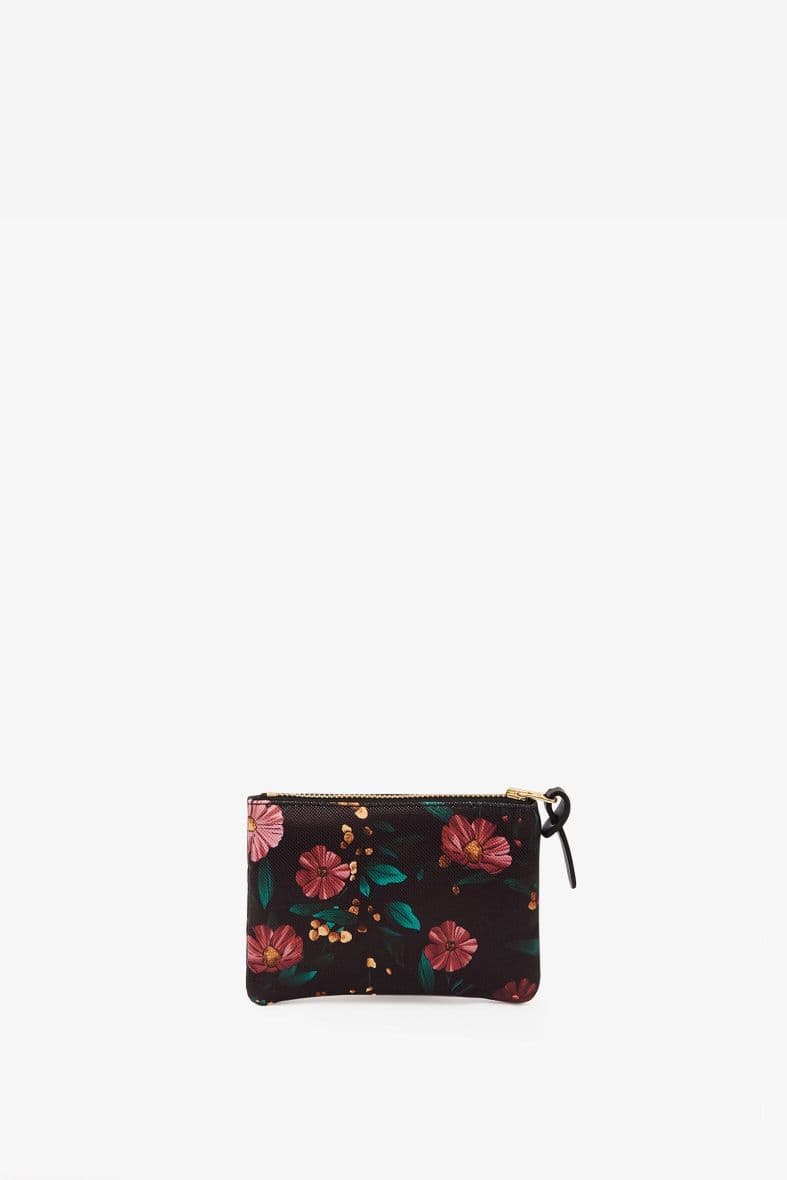 WOUF BLACK FLOWERS — vue 3