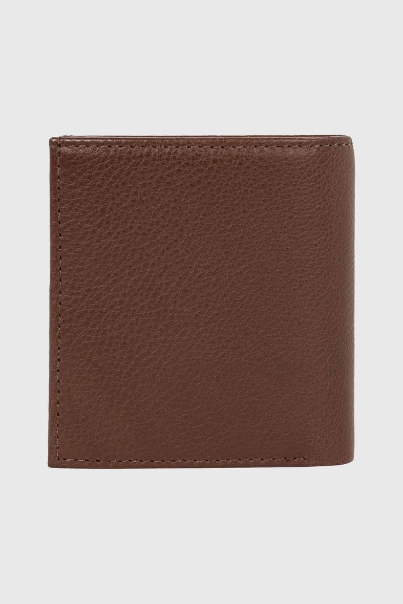 TOMMY HILFIGER — vue 3
