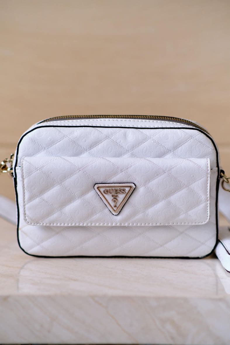 GUESS ASTRID — vue 3