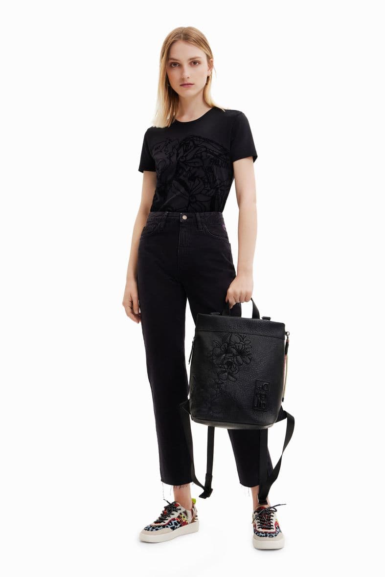 Desigual — vue 3