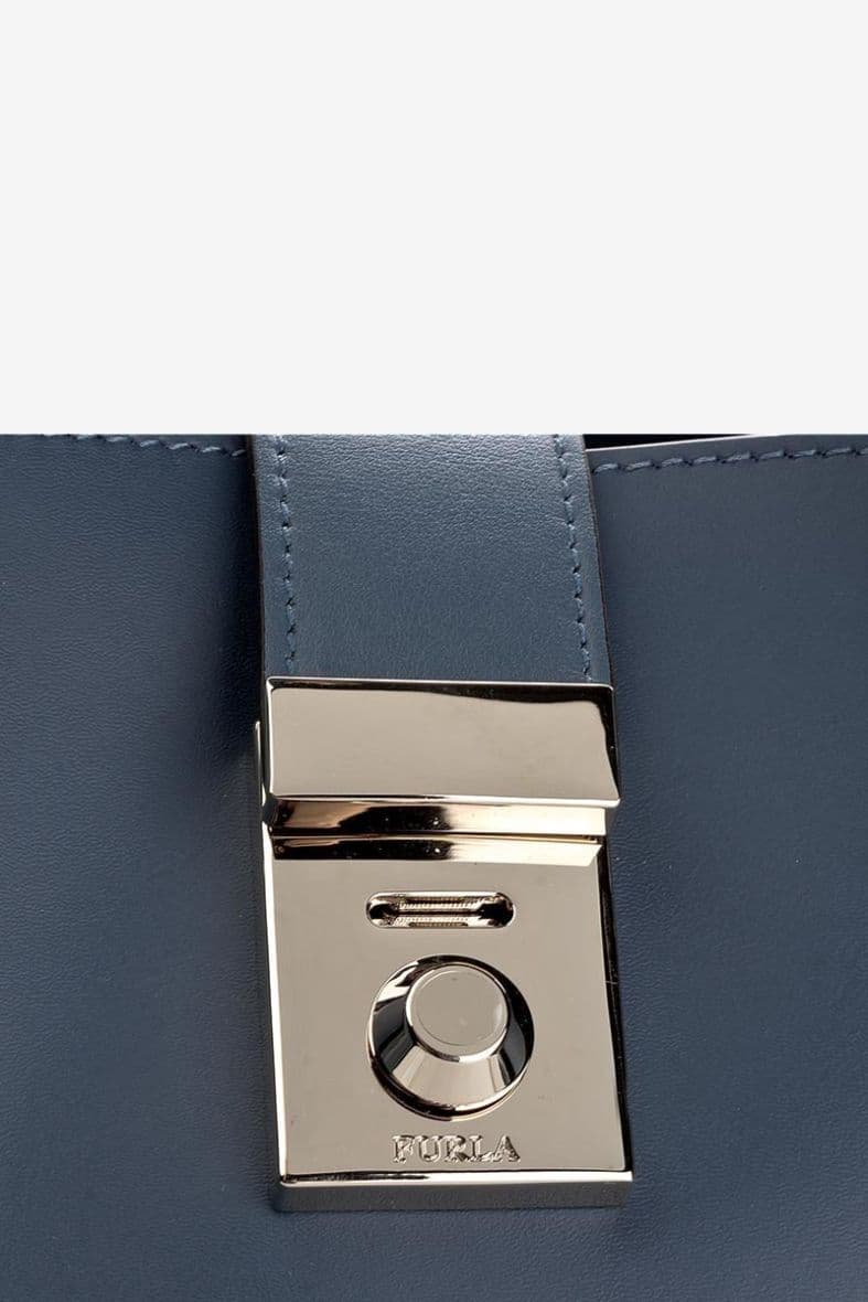 FURLA MILANO — vue 3