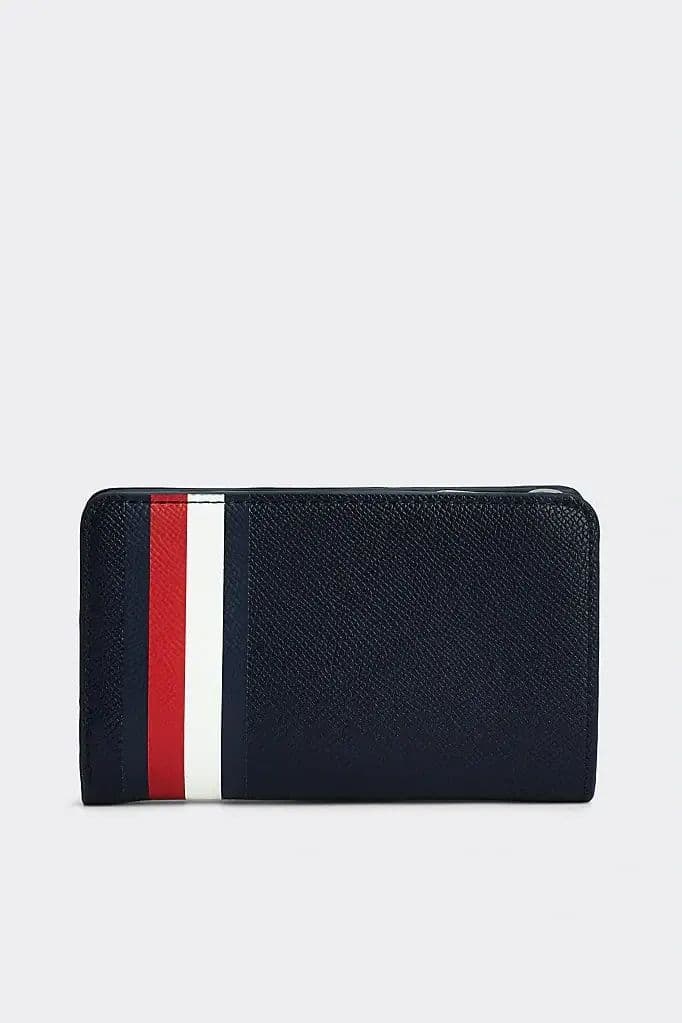 Tommy Hilfiger Icon — vue 3