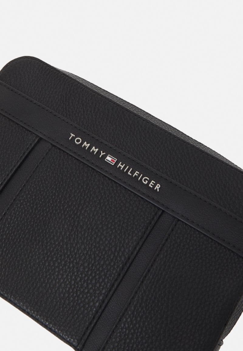 Tommy Hilifiger — vue 2