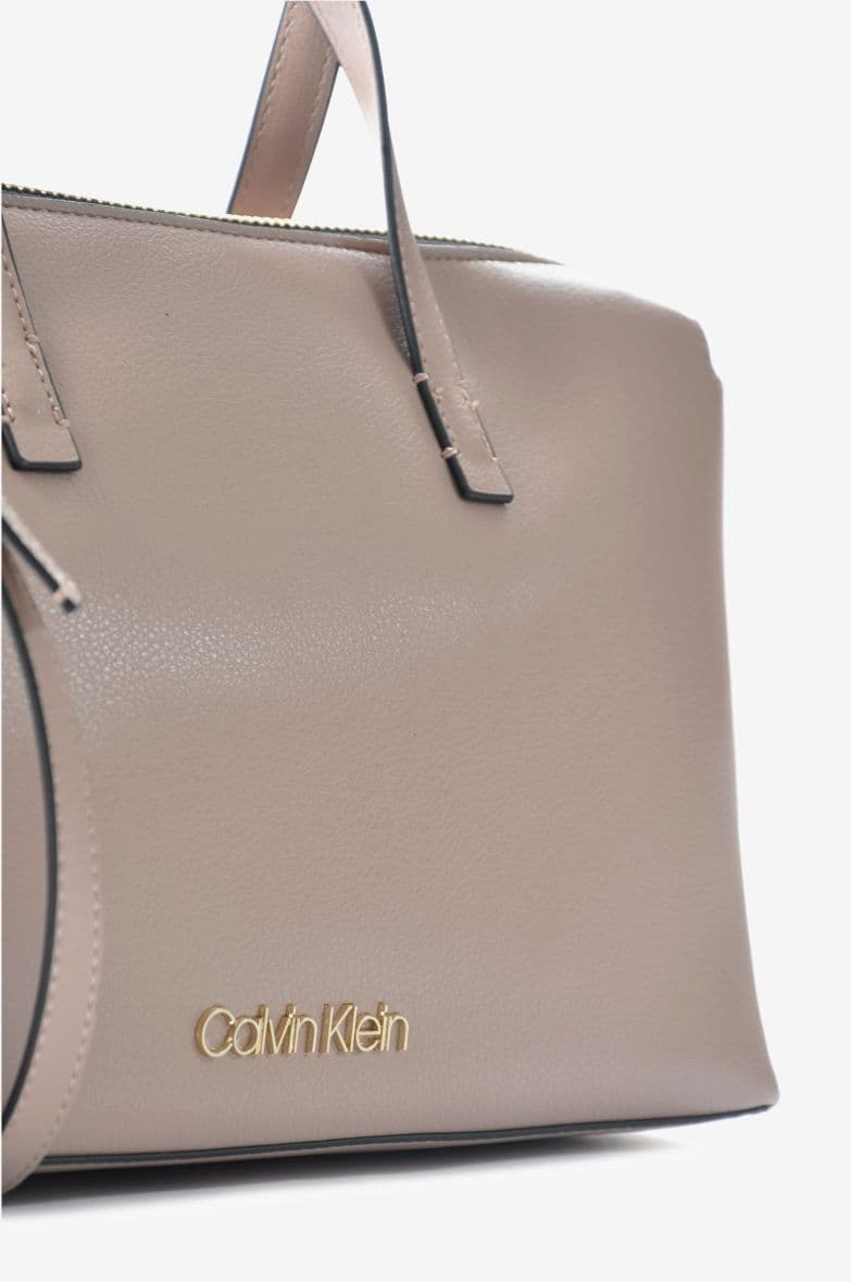 Calvin Klein Frame — vue 3