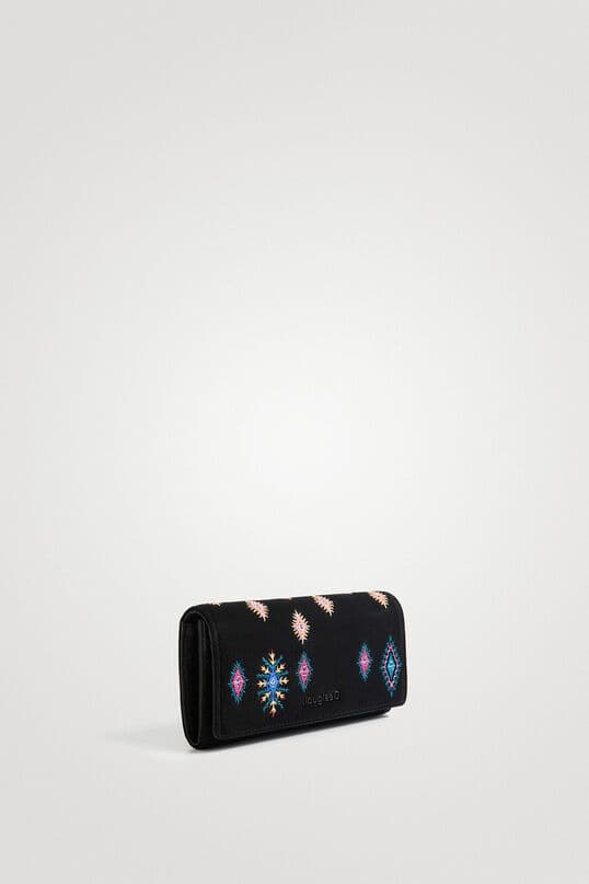Desigual — vue 3